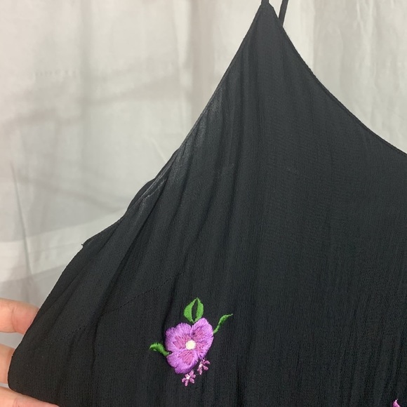 Karin Stevens Black Floral Embroidered Slip Dress - Picture 4 of 6